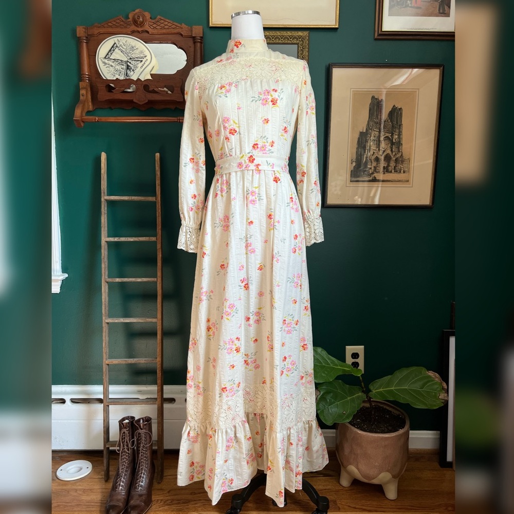 Vintage 1960s Vicky Vaughn Prairie Dress